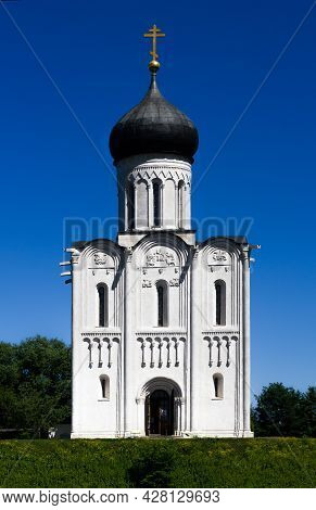 Russia, Vladimir Region, Bogolyubovo, June 2021: Church Of The Intercession On The Nerl