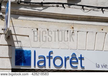 Bordeaux , Aquitaine France - 07 25 2021 : Laforet Sign And Text Logo Of Agency Of Real Estate Brand