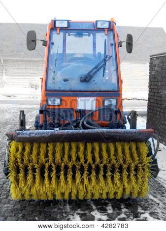 Vinter - sne fejemaskine traktor i Danmark