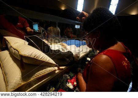 Admirers Of The Saint Dulce Of The Poor