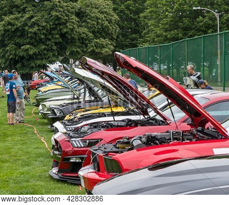 Pittsburgh, Pennsylvania, Usa July 24, 2021 The Pittsburgh Vintage Gran Prix In Schenley Park, A Yea