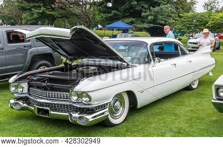 Pittsburgh, Pennsylvania, Usa July 24, 2021 The Pittsburgh Vintage Gran Prix In Schenley Park, A Yea