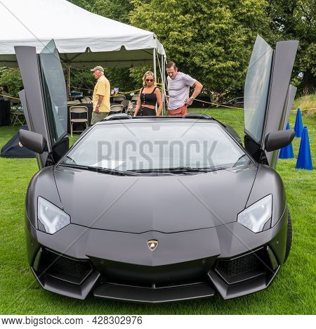Pittsburgh, Pennsylvania, Usa July 24, 2021 The Pittsburgh Vintage Gran Prix In Schenley Park, A Yea