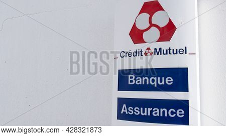 Bordeaux , Aquitaine France - 07 25 2021 : Credit Mutuel French Bank Logo Office Front Sign Text On 