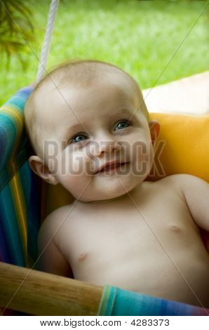 Bambino sull'altalena
