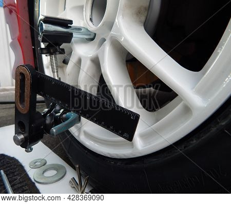 Mounting Kits For Adjusting Car Wheel Rim