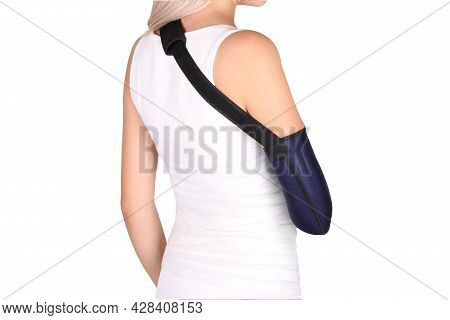 Shoulder Joint Brace. Bandage On The Shoulder Joint (scarf) With Additional Fixation. Deso Handwrap.