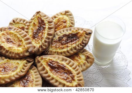 Karelian and Finnish cakes with potatoes