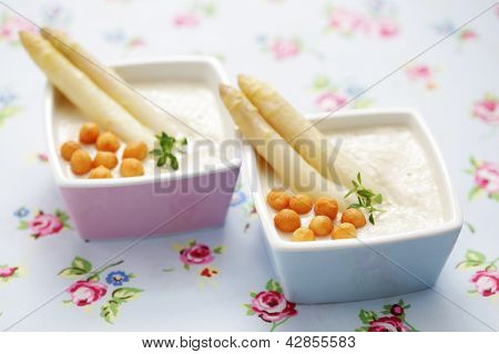 hausgemachte Creme-SPARGELSUPPE - Essen und trinken