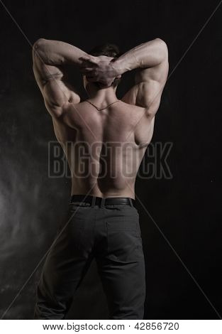 หลังชาย bodybuilder