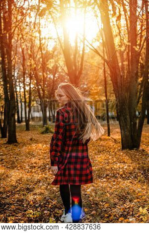 Vitamin D In Autumn And Winter Season. Vitamin D In Womens Health, Role Of Vitamin D3 Supplements In