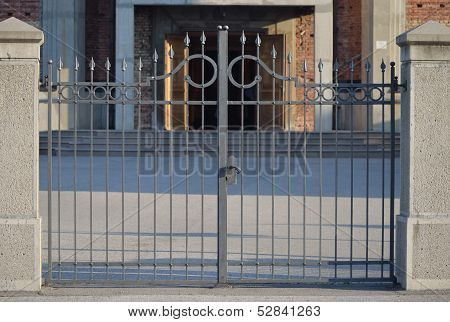 Gate