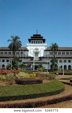 Gedung ukojit