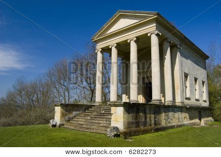 Ionic tempel på Rievaulx terrasse