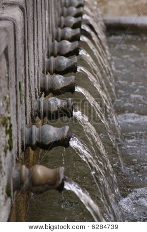 Fontaine d'entailles multiples