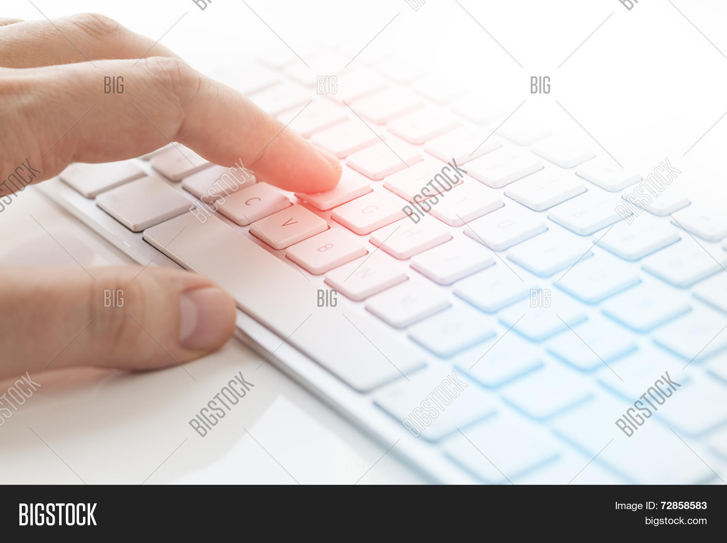 Enter background. Enter typing. Женские руки на клавиатуре. Девушка печатает на клавиатуре. Enter typing.