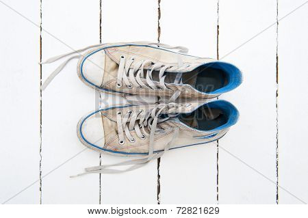 Sport shoes