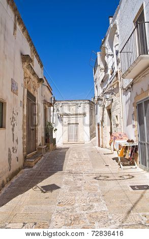 Alleyway. Laterza. Puglia. Italy.