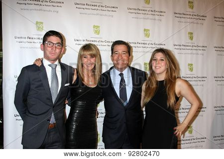 LOS ANGELES - JUN 2:  Ande Rosemblum, Bruce Rosenblum, family at the United Friends of the Children Brass Ring Awards Dinner at the Beverly Hilton Hotel on June 2, 2015 in Beverly Hills, CA
