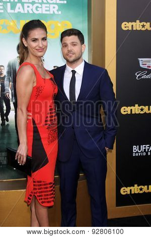 LOS ANGELES - MAY 27:  Breanne Racano, Jerry Ferrara at the 