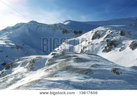 Snowcowered Berg im Kaukasus