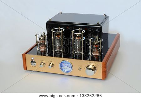 Retro Hi Fi Stereo Vacuum Tube amplifier