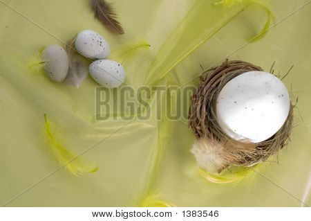 Ovos de Páscoa feliz feriado