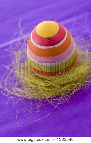 Ovos de Páscoa feliz feriado