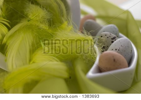 Ovos de Páscoa feliz feriado
