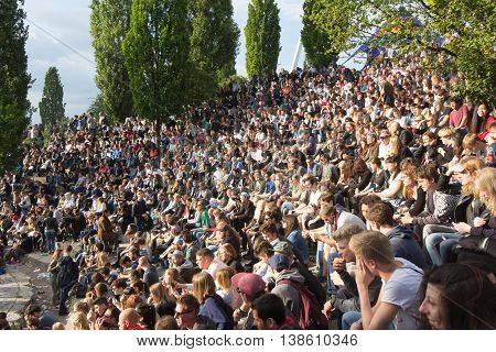 Many People In Crowded Park (mauerpark) At  Fete De La Musique