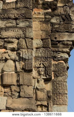 Aspara statue / stone carving temple of angkor wat