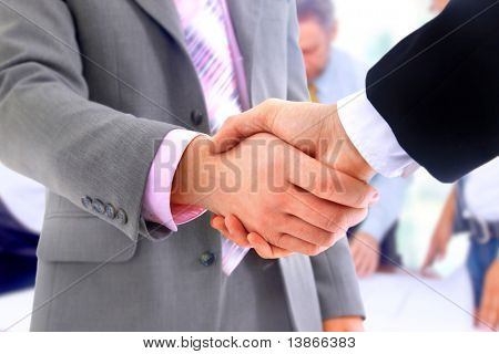 Handshake isolerad på vit bakgrund