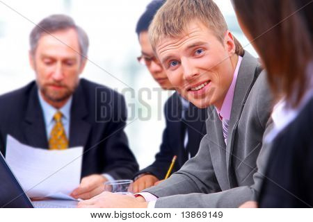 Businessteam en oficina