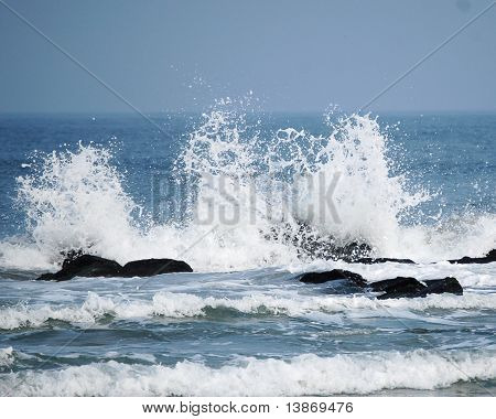 คลื่น splashing