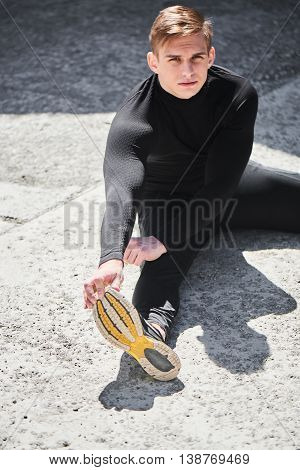 Portrait of an athlete performing the workout