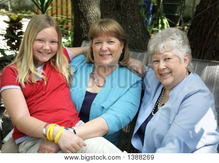 Babcia mama & córka na zewnątrz