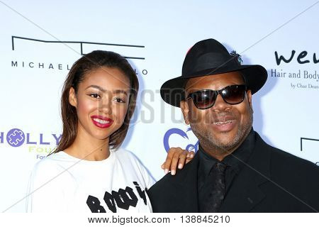 LOS ANGELES - JUL 16:  Bella Harris, Jimmy Jam Harris at the HollyRod Presents 18th Annual DesignCare at the Sugar Ray Leonard's Estate on July 16, 2016 in Pacific Palisades, CA