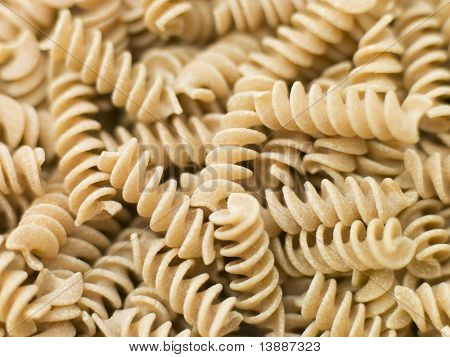 Celozrnný těstoviny Fusilli,