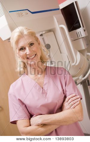 Portrét sestry před mamogram stroje