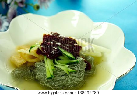 Chilled Buckwheat Noodle Soup 