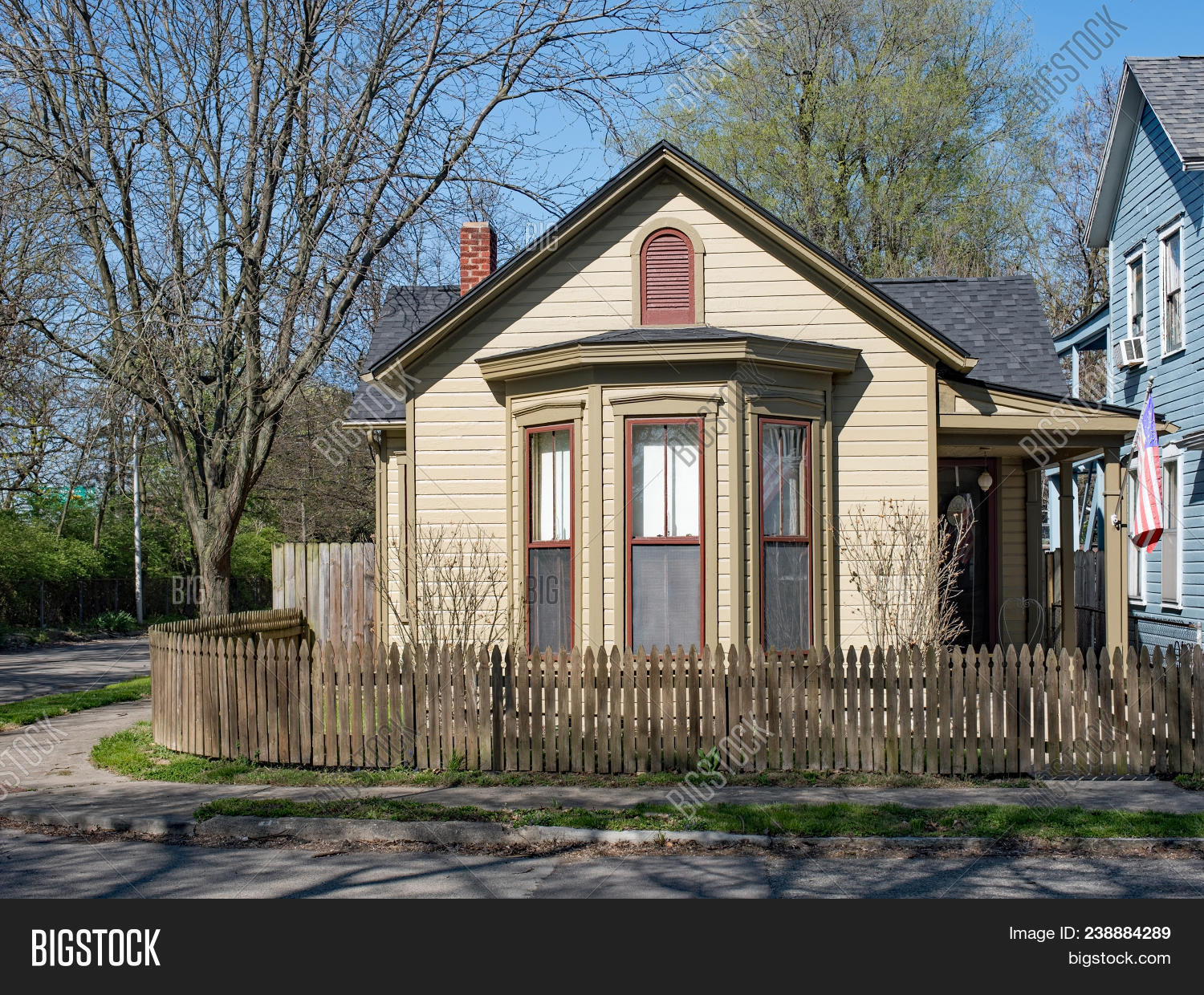 Tan Corner Cottage Image & Photo (Free Trial) | Bigstock