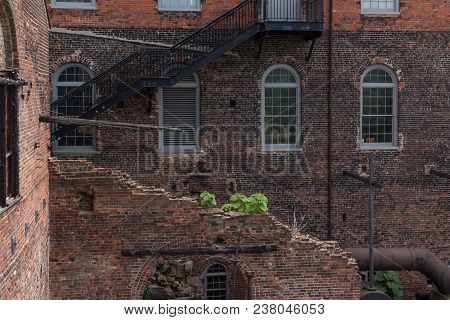 Richmond, Virginia, Usa - June, 2016: Historic Tredegar Building, American Civil War Museum In Richm