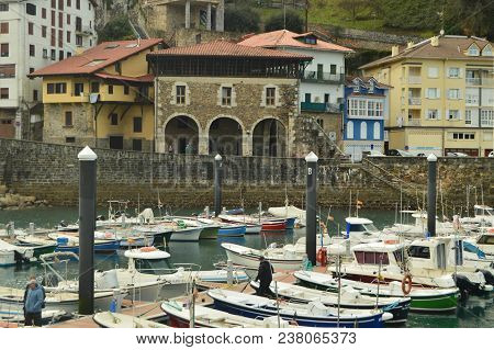 Port Of Mutricu With The Boats Moored Due To The Inclemencies Of Hurricane Hugo And With Its Picture