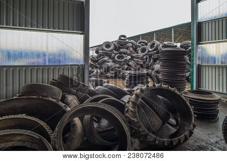 Furnaces For Pyrolysis, Processing And Disposal Of Old Tires.