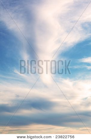 이상한 모양의 구름