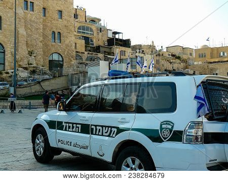 Jerusalem Israel April 16, 2018, View Of A Israeli Police Car In The Street Of Jerusalem Afternoon