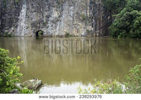 Rock Mountain Lake Duck Tangua Park City Curitiba Nature