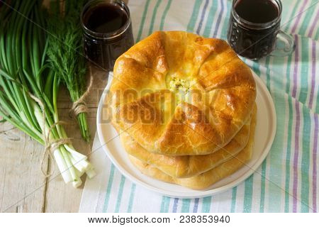 Traditional Homemade Romanian And Moldovan Pies - Placinta, Served With Wine. Rustic Style, Selectiv