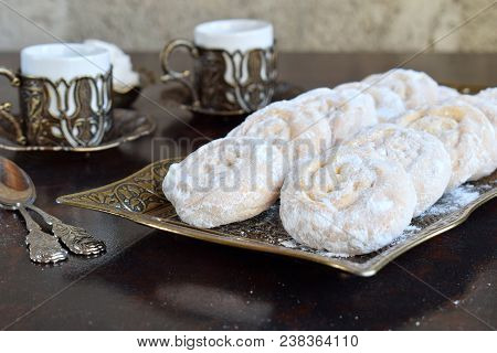 Sesame Shortbread With Date Stuffing. Middle Eastern Cookies. Eid And Ramadan Dates Sweets. Kahk. Ar