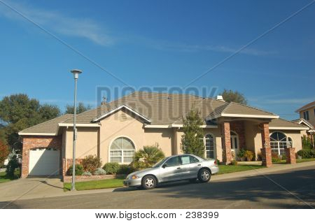 Bella casa In periferia